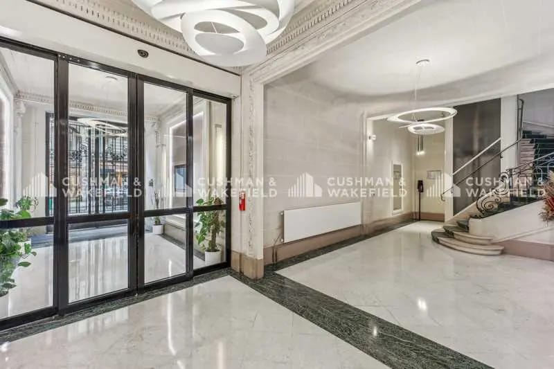 64 Rue La Boétie, Paris for lease - Lobby - Image 1 of 2
