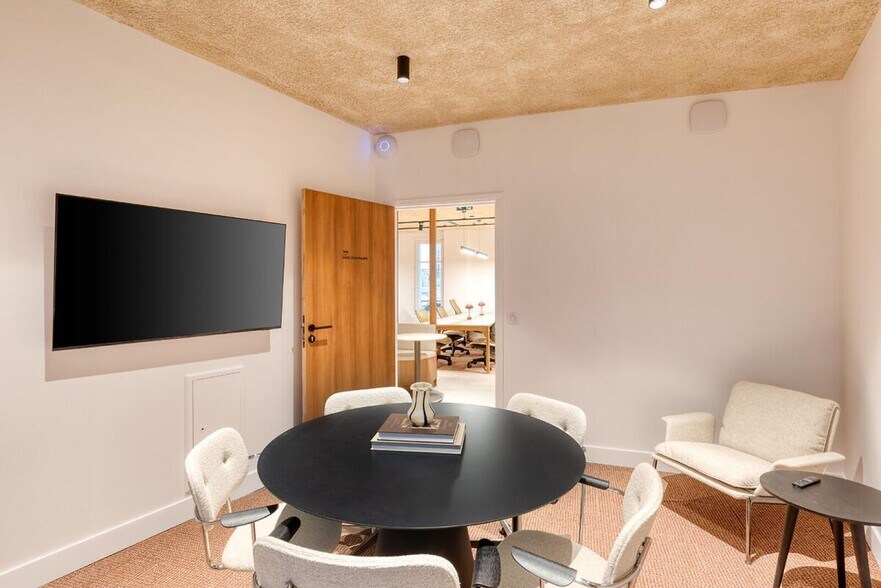 18-20 Place De La Madeleine, Paris for lease - Interior Photo - Image 3 of 7