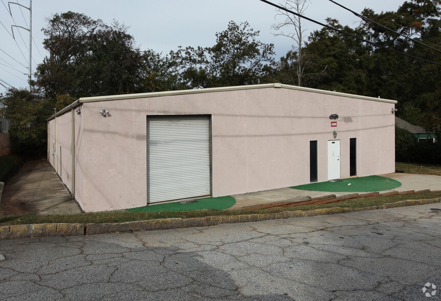 404 Clubhouse Dr, Pine Lake, GA for sale - Primary Photo - Image 1 of 9