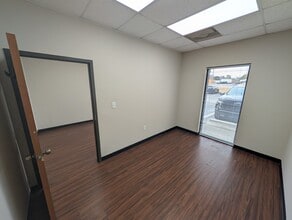 450 Pike Park Dr, Lawrenceville, GA à louer Photo intérieure- Image 2 de 6