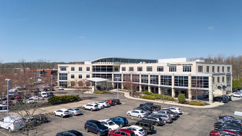 1 Park West Blvd, Akron, OH à louer - Photo du bâtiment - Image 1 de 13