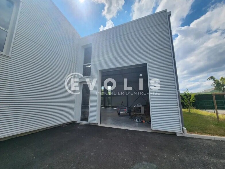 Flex dans Chassieu à louer - Photo du bâtiment - Image 2 de 17