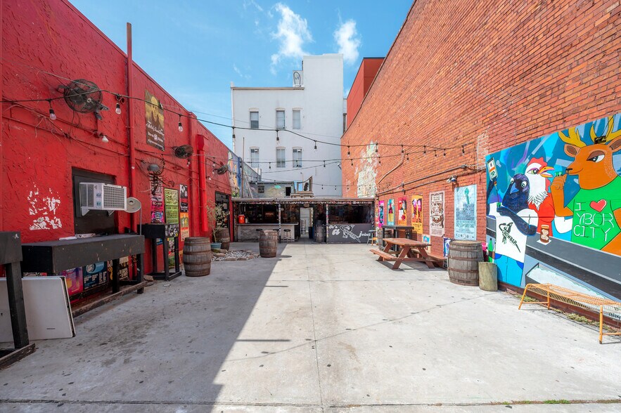 1812 N 17th St, Tampa, FL à louer - Photo du bâtiment - Image 3 de 10