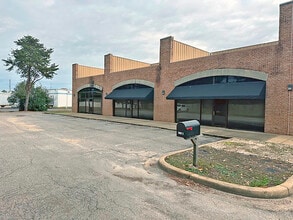 2743-A Gunter Park Dr, Montgomery, AL à louer Photo du bâtiment- Image 1 de 6