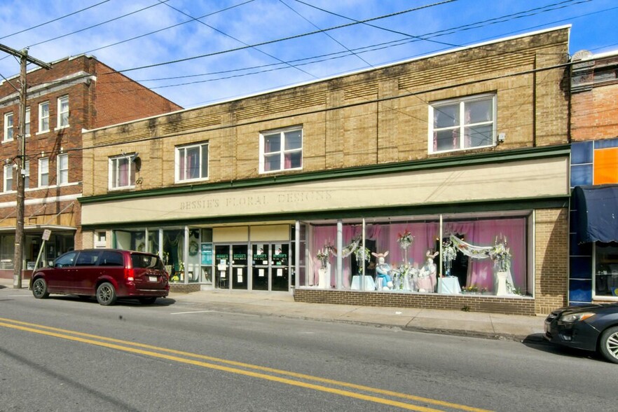 124 Main St W, Oak Hill, WV for sale - Primary Photo - Image 1 of 1