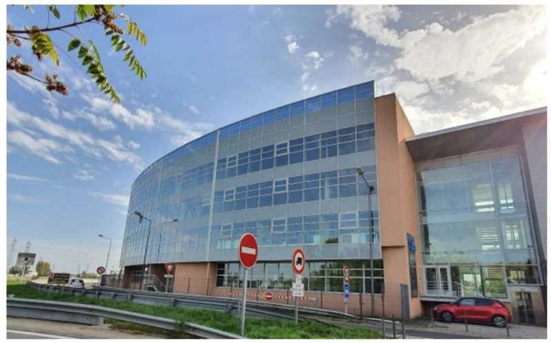 9 Avenue Des Saules, OULLINS-PIERRE-BÉNITE for sale - Building Photo - Image 1 of 9