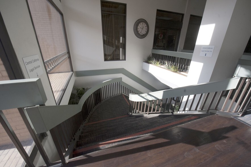 2115 Kern St, Fresno, CA à louer - Photo intérieure - Image 3 de 10