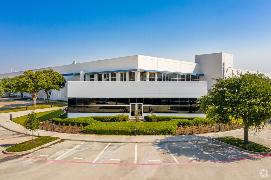 14000 VICTORY Ln, Fort Worth, TX à vendre - Photo du bâtiment - Image 1 de 1