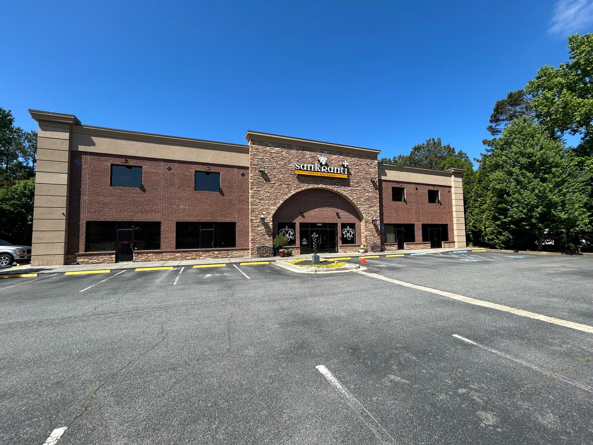 2000 Ray Moss Connector, Johns Creek, GA à vendre Photo du bâtiment- Image 1 de 10