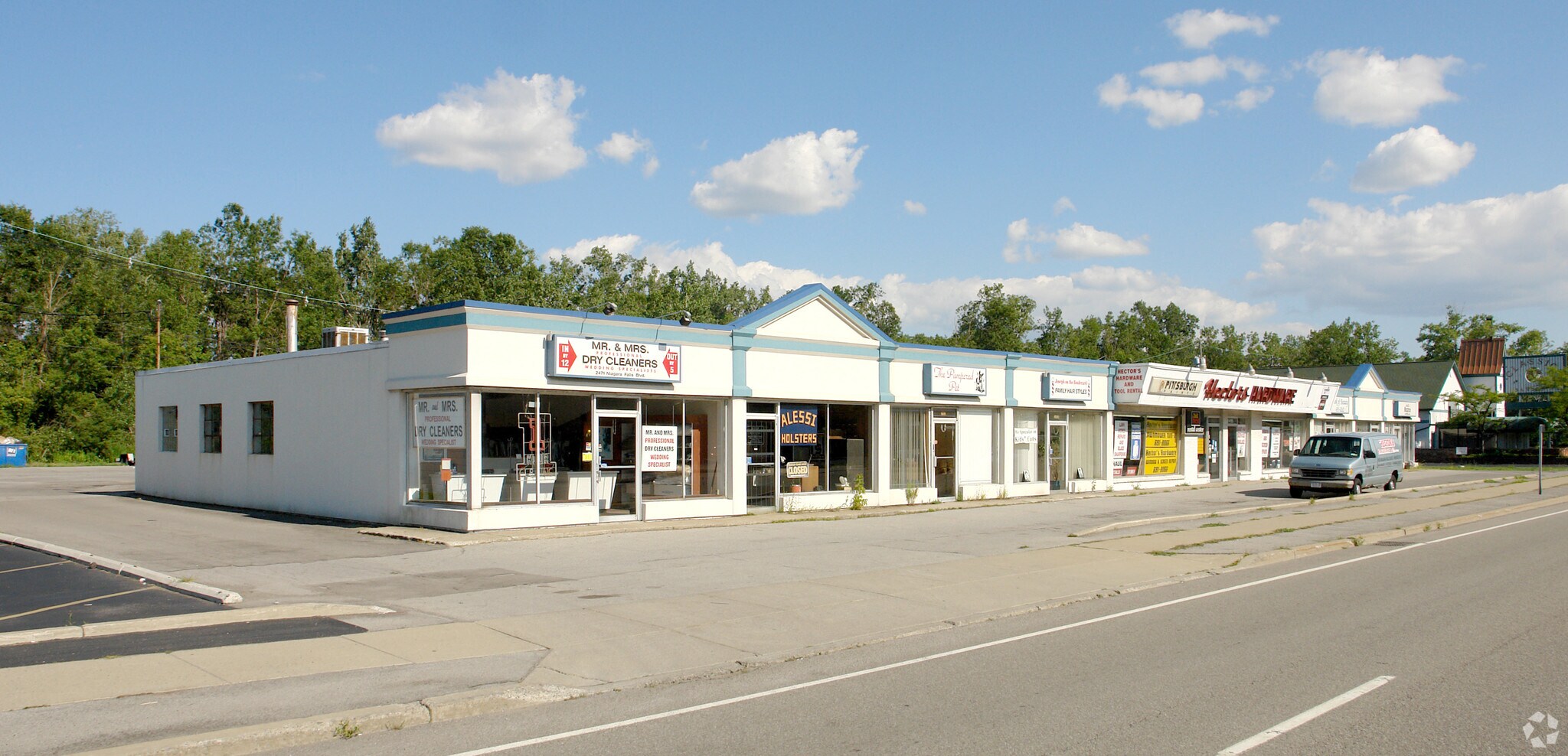 2463 Niagara Falls Blvd, Amherst, NY à louer Photo principale- Image 1 de 8