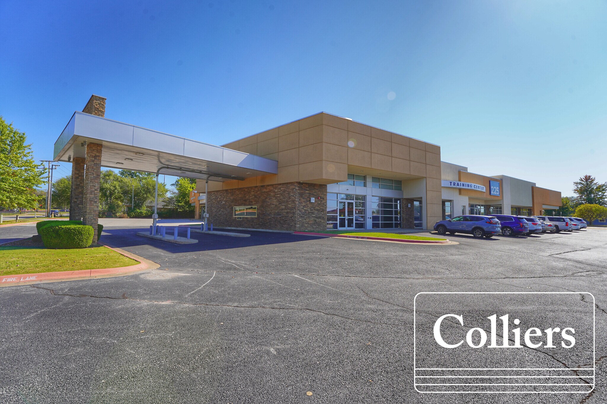 225 N Bloomington St, Lowell, AR à vendre Photo du bâtiment- Image 1 de 8