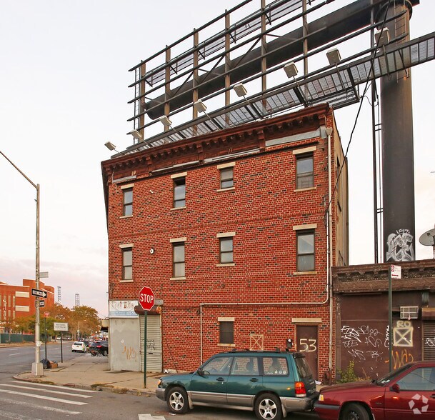 129 Hamilton Ave, Brooklyn, NY à louer - Photo du bâtiment - Image 3 de 8