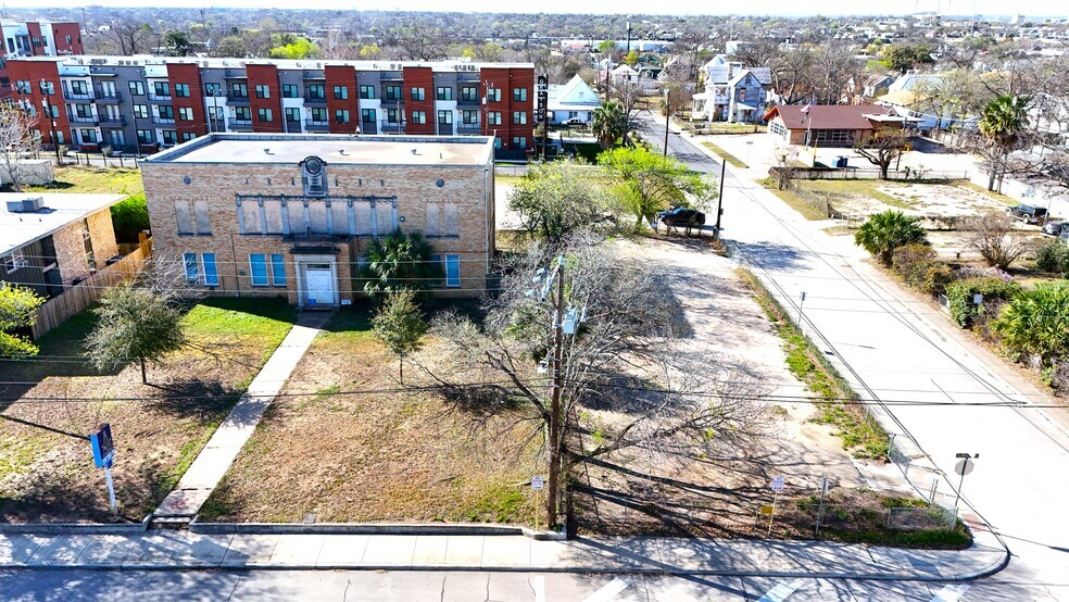 1302 Grayson st, San Antonio, TX à louer - Photo du bâtiment - Image 3 de 8