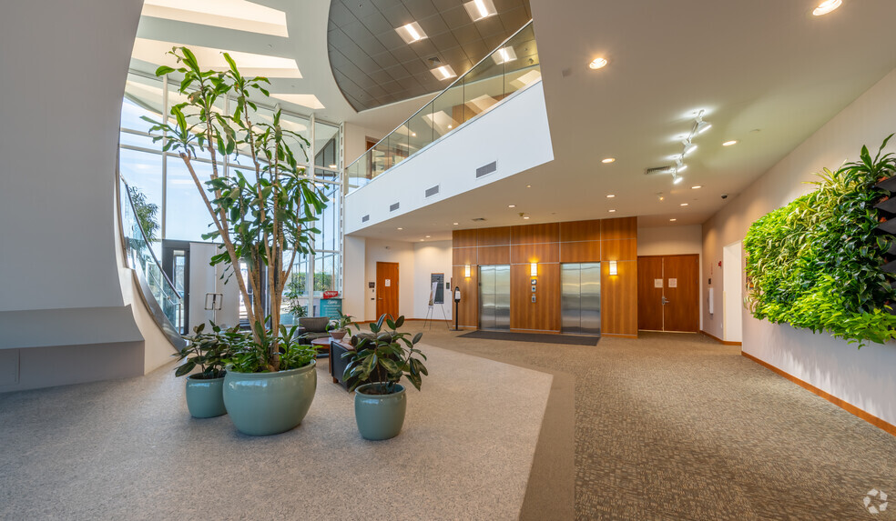 175 Crossing Blvd, Framingham, MA for lease - Lobby - Image 2 of 16