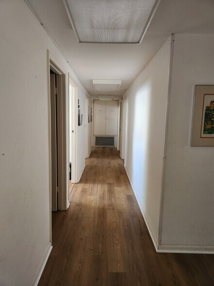 8607 Wurzbach Rd, San Antonio, TX à vendre - Photo du bâtiment - Image 2 de 8
