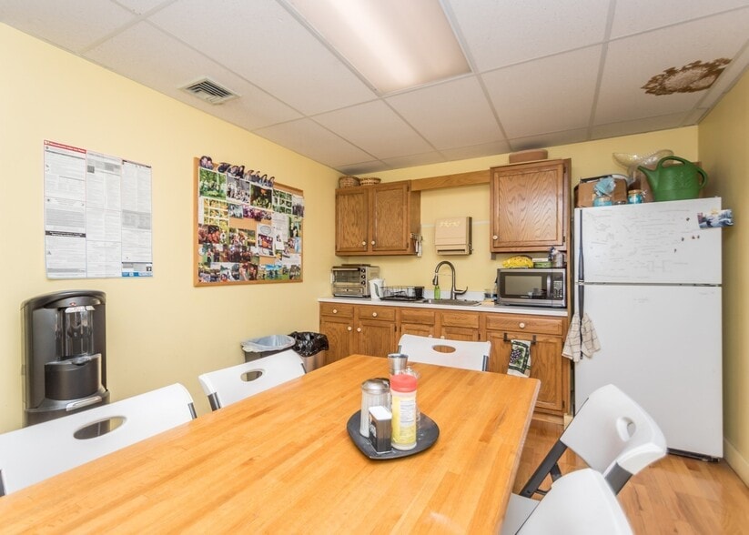 25-29 Spring St, Waltham, MA à vendre - Photo du bâtiment - Image 3 de 8