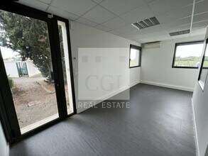 884-888 Rue Des Mercières, Rillieux-la-Pape for lease Interior Photo- Image 1 of 7