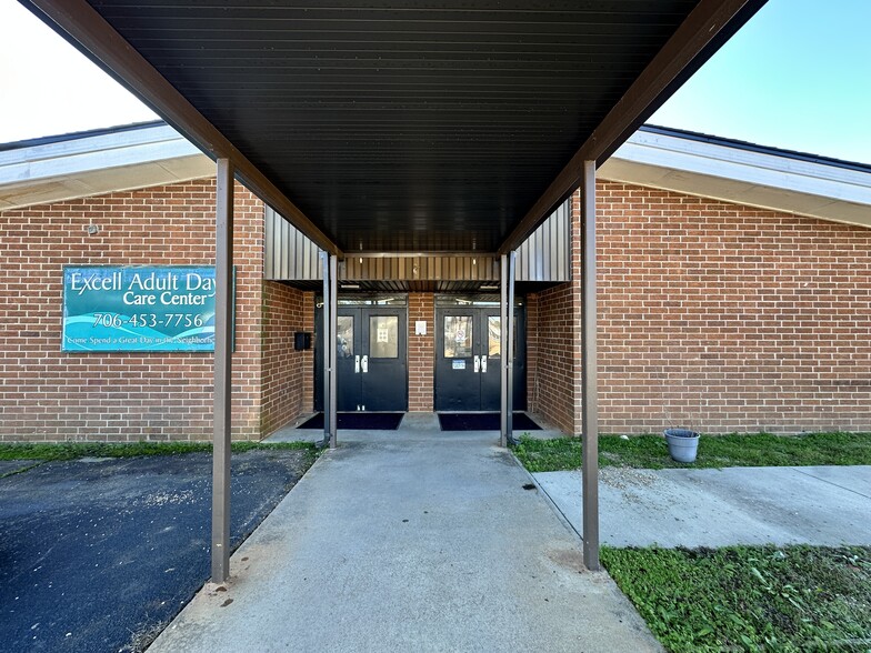 504 Martin Luther King Jr Dr, Greensboro, GA à vendre - Photo du b timent - Image 3 de 40