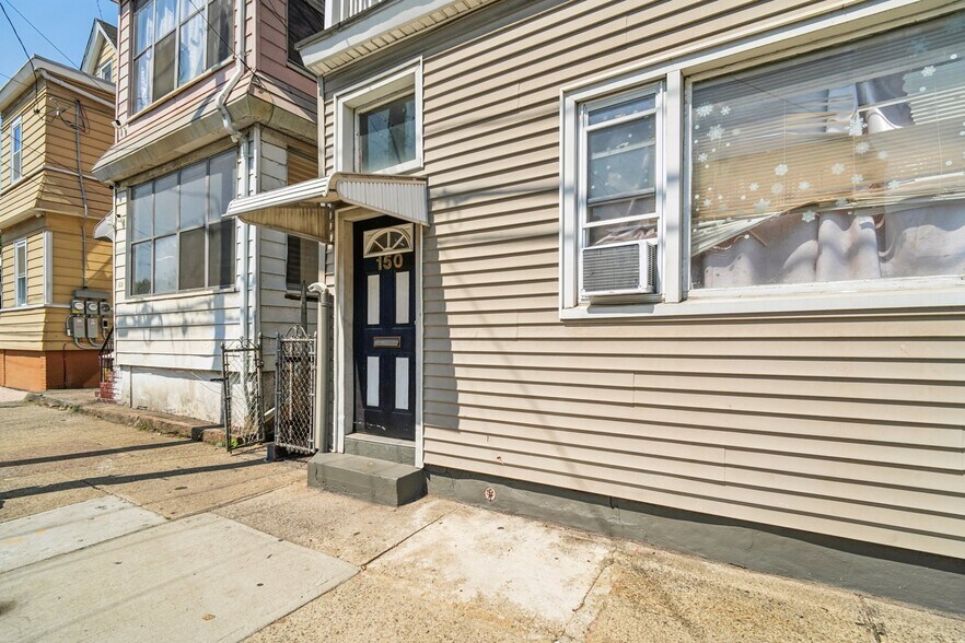 150 Martin St, Paterson, NJ à vendre - Photo du bâtiment - Image 2 de 7