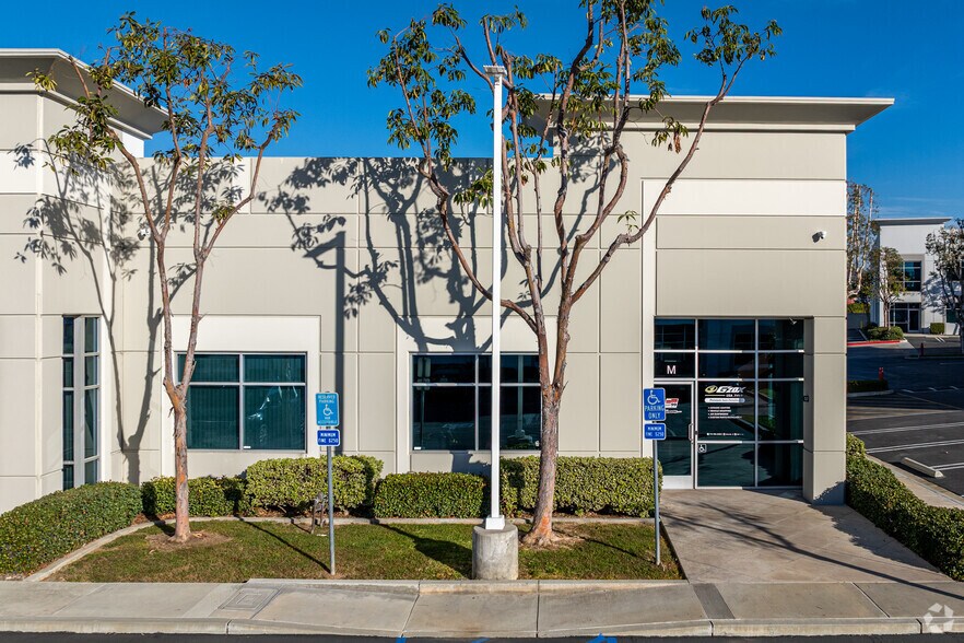 511 S Harbor Blvd, La Habra, CA à louer - Photo du bâtiment - Image 2 de 7