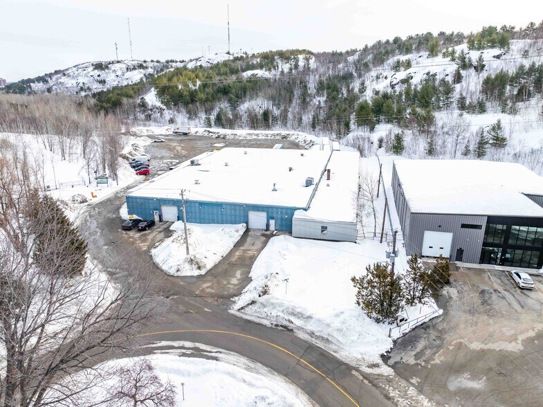360 Mountain St, Sudbury, ON à louer - Photo du bâtiment - Image 2 de 7