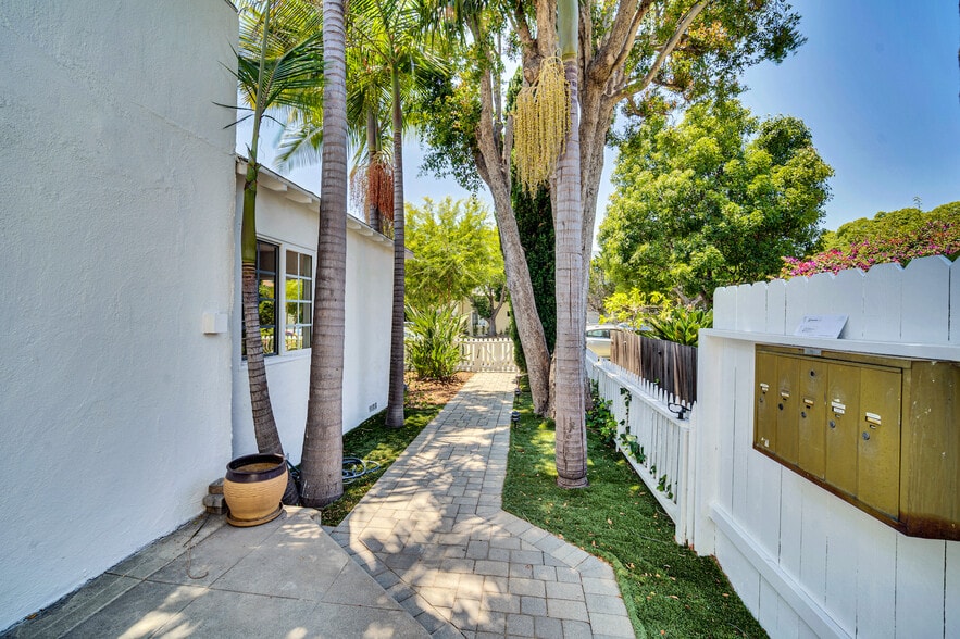 1231-1233 17th St, Santa Monica, CA for sale - Building Photo - Image 3 of 29