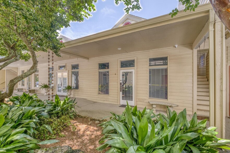 913 Gulf Breeze Pky, Gulf Breeze, FL for sale - Building Photo - Image 3 of 60