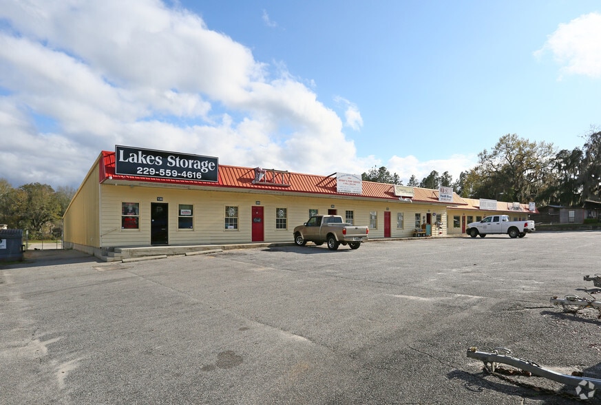 130-218 Lakes Blvd, Lake Park, GA for lease - Building Photo - Image 2 of 5