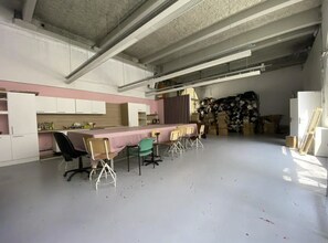 Flex in Aubervilliers for lease Interior Photo- Image 1 of 8