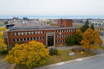 8270-8310 Ch Devonshire, Mt Royal, QC for lease Building Photo- Image 1 of 5