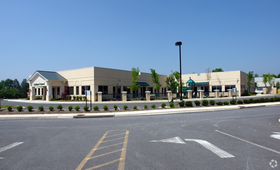 900 Wind River Ln, Gaithersburg, MD for lease - Primary Photo - Image 1 of 19