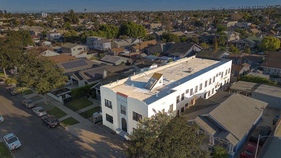 1628 W 45th St, Los Angeles, CA à vendre - Photo du bâtiment - Image 3 de 14