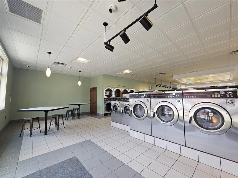 369 W Morris St, Bath, NY for sale - Interior Photo - Image 3 of 3