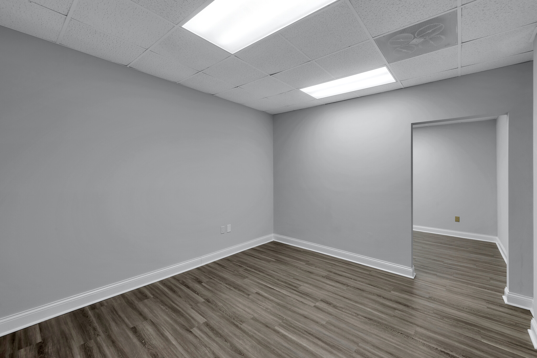 2101 N Sardis Rd, Charlotte, NC for lease Interior Photo- Image 1 of 24