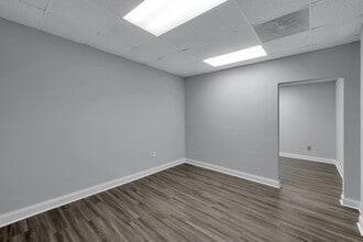 2101 N Sardis Rd, Charlotte, NC for lease Interior Photo- Image 1 of 24