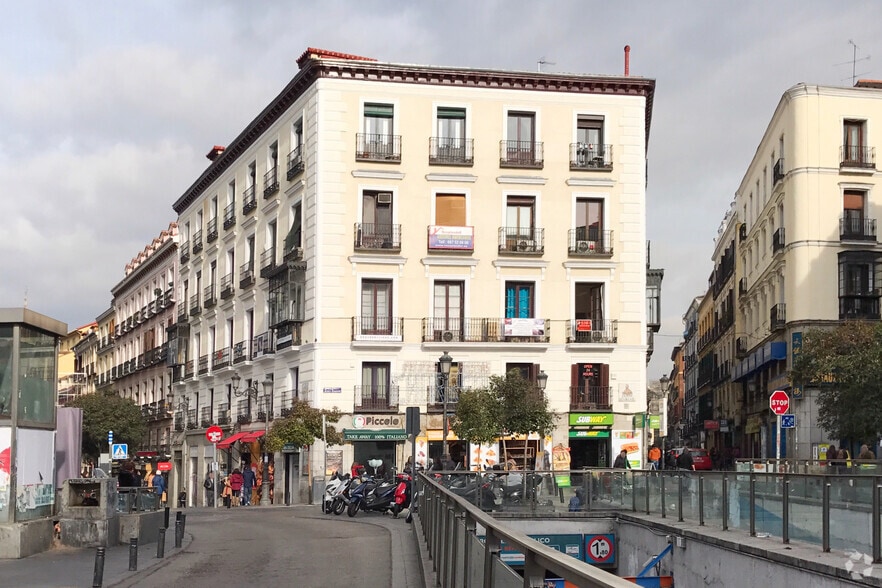 Calle de las Carretas, 33, Madrid, Madrid for lease - Building Photo - Image 2 of 3