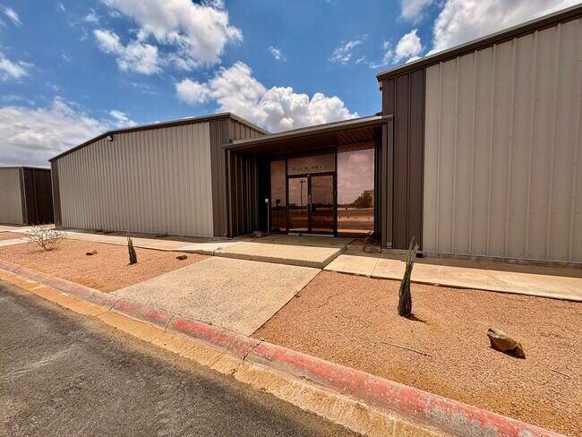 Plus de détails pour 9930 W Highway 80, Midland, TX - Bureau à vendre