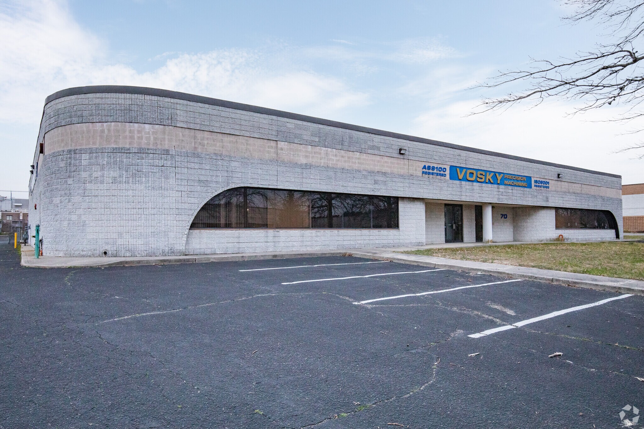 70 Air Park Dr, Ronkonkoma, NY à louer Photo principale- Image 1 de 31