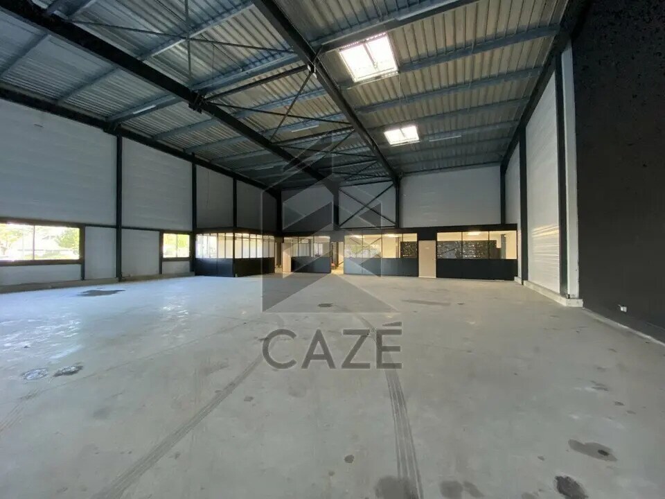 Office in Martignas-sur-Jalle for lease Building Photo- Image 1 of 7