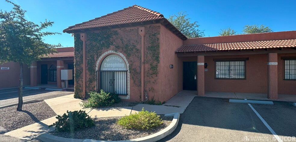 2828 N Country Club Rd, Tucson, AZ for lease - Building Photo - Image 1 of 5