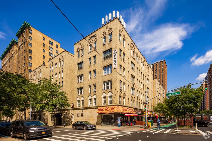 656-676 Amsterdam Ave, New York, NY for lease - Building Photo - Image 1 of 6