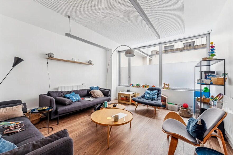 11 Rue De L'Escaut, Paris à vendre - Photo du bâtiment - Image 2 de 5