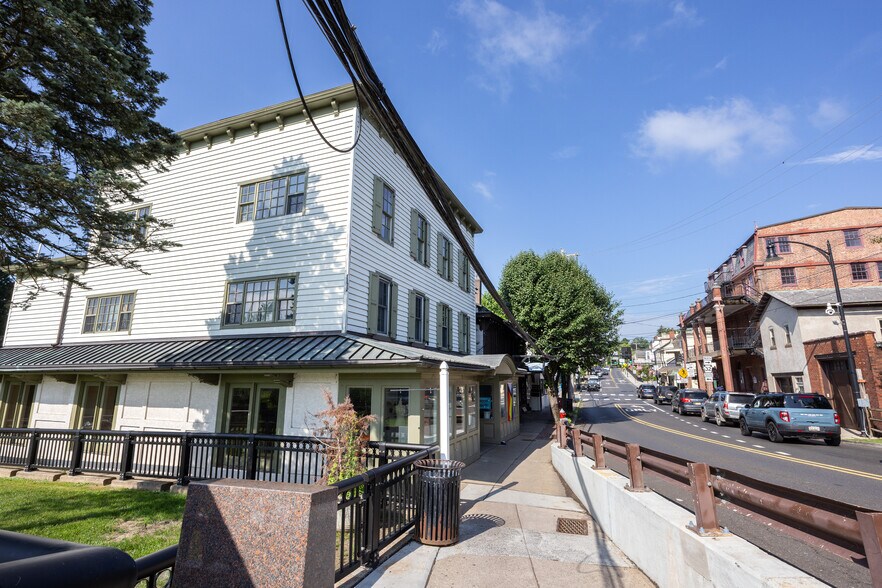 15 E Bridge St, New Hope, PA à vendre - Photo du bâtiment - Image 3 de 27
