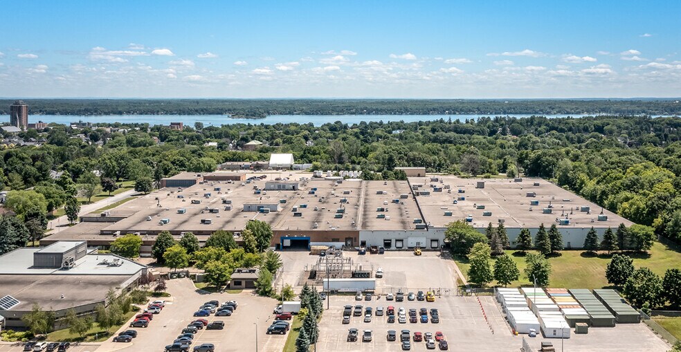100 Strowger Blvd, Brockville, ON à louer - Aérien - Image 2 de 3