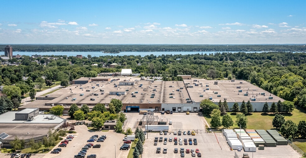 100 Strowger Blvd, Brockville, ON à louer - Aérien - Image 2 de 3