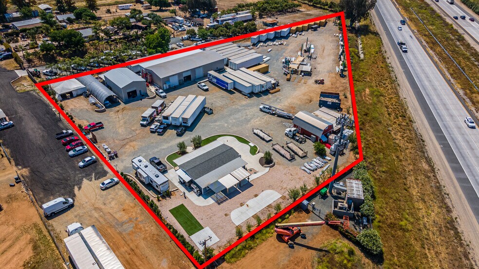 23305 Peggy Ln, Wildomar, CA à vendre - Photo du bâtiment - Image 3 de 9