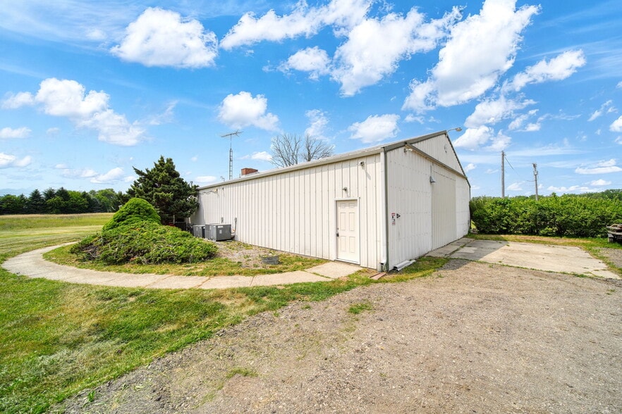 5550 Carleton Rd, Palmyra, MI à vendre - Photo du bâtiment - Image 2 de 53