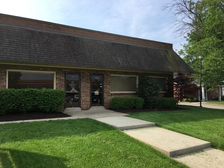 260 Crossfield Dr, Versailles, KY for lease - Building Photo - Image 2 of 4