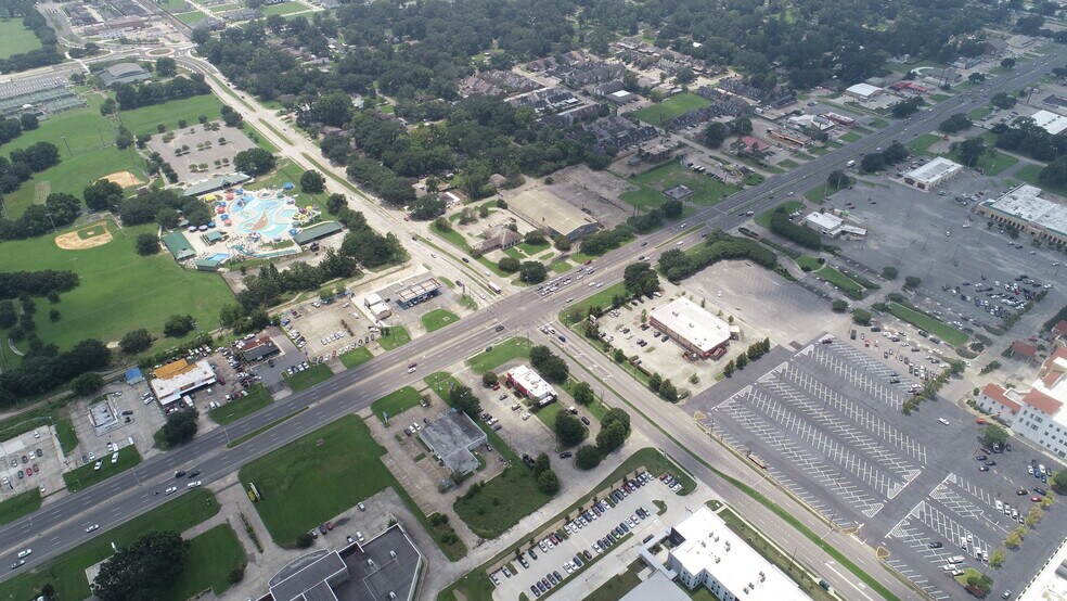 7300 Florida Blvd, Baton Rouge, LA à vendre - Photo du bâtiment - Image 3 de 9