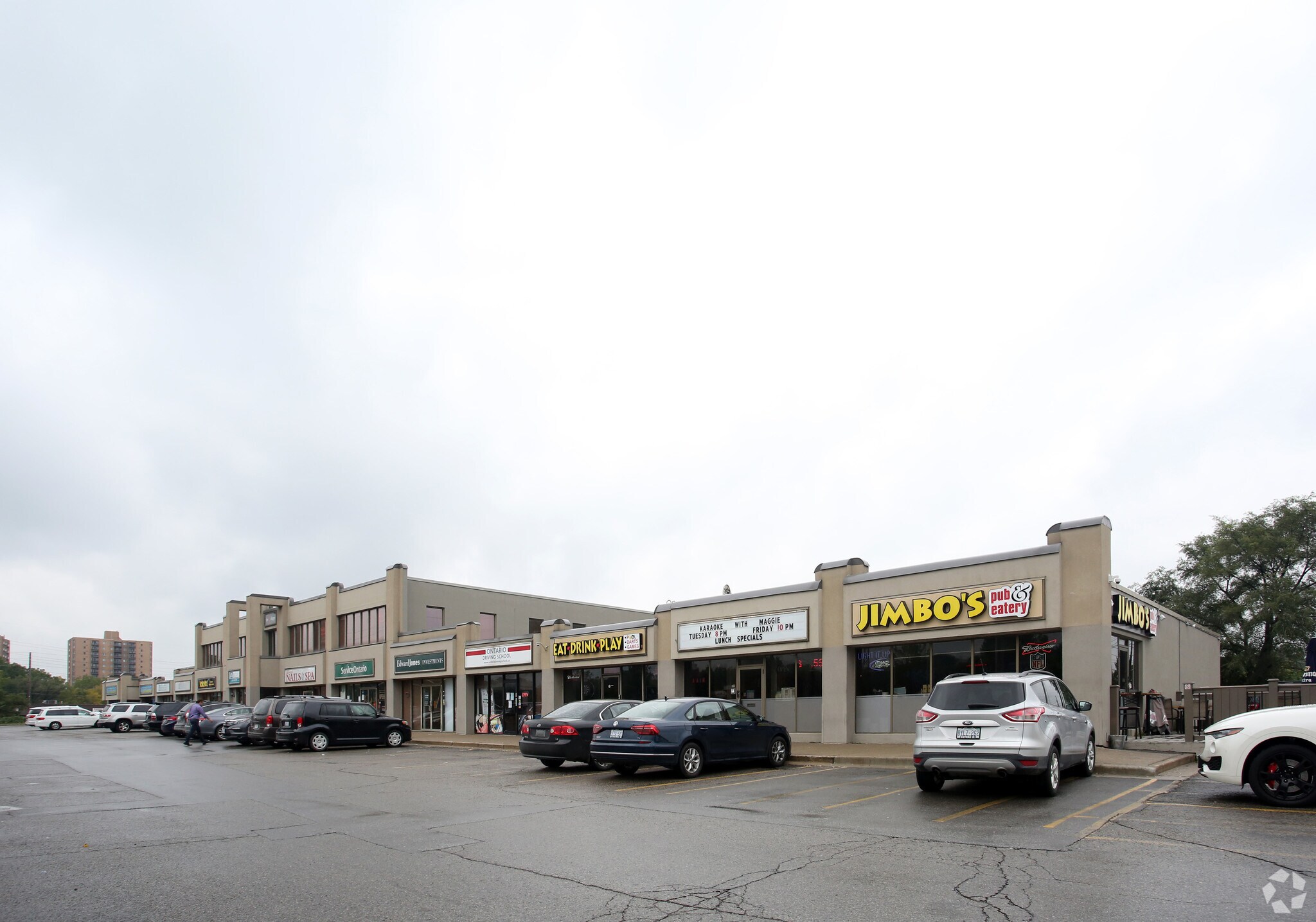 920 Commissioners Rd E, London, ON à louer Photo principale- Image 1 de 6